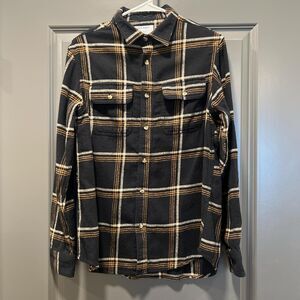 Black/brown flannel with front pockets Size S